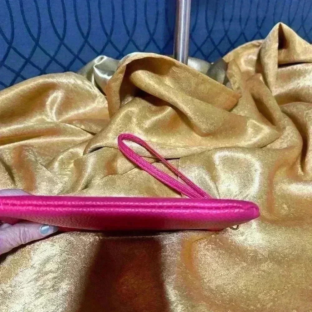 Adrienne Vittadini Phone Charging Pink Wristlet EUC 8.5x5 inches